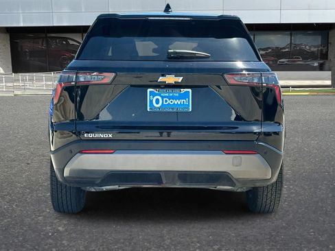 Used 2026 Chevrolet Equinox LT FWD image 8