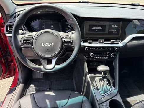 Used 2022 Kia Niro EX Premium FWD image 18