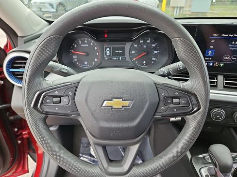 Certified 2025 Chevrolet Trax LS w/ Driver Confidence Package FWD image 18