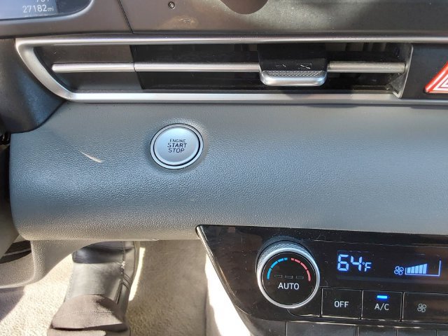 Used 2023 Hyundai Elantra SEL FWD image 27