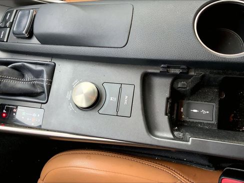 Used 2016 Lexus IS 300 AWD image 34