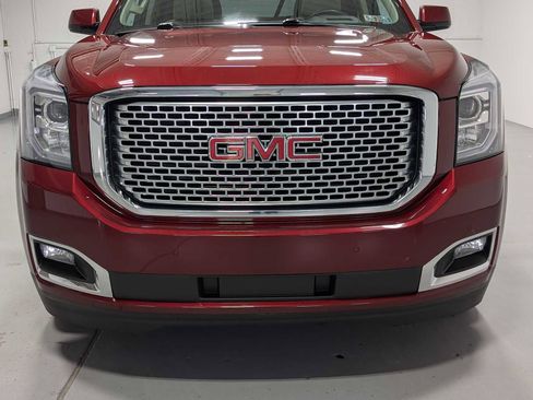 Certified 2017 GMC Yukon Denali image 2