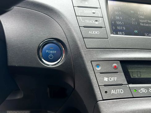 Used 2014 Toyota Prius Two image 20