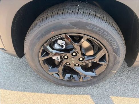 New 2026 Chevrolet Trax LT w/ Midnight Edition FWD image 10