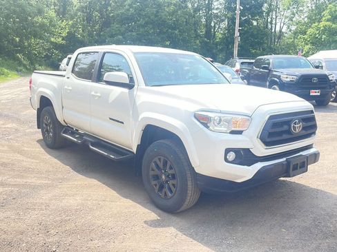 Used 2023 Toyota Tacoma SR5 w/ Black Out Package (TMS) AWD/4WD image 12