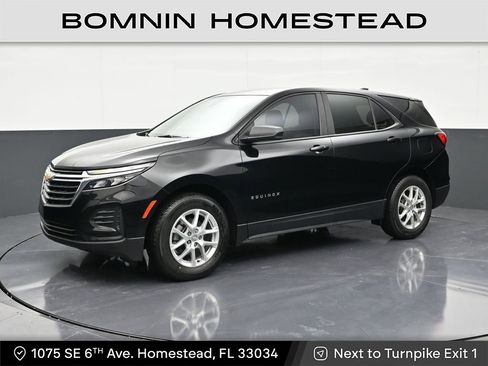 Used 2023 Chevrolet Equinox LS FWD image 1
