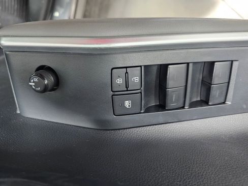 Used 2022 Toyota Highlander XLE image 35