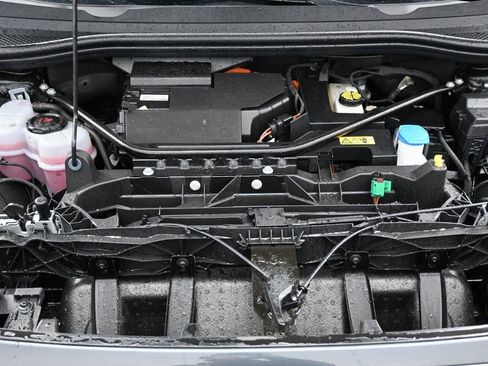 Used 2023 Audi Q4 e-tron Premium w/ Convenience Package image 40