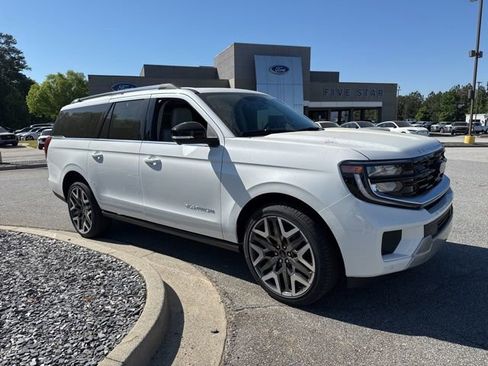 New 2026 Ford Expedition Max Platinum image 2
