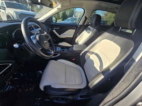 Used 2017 Jaguar F-PACE R-Sport image 24