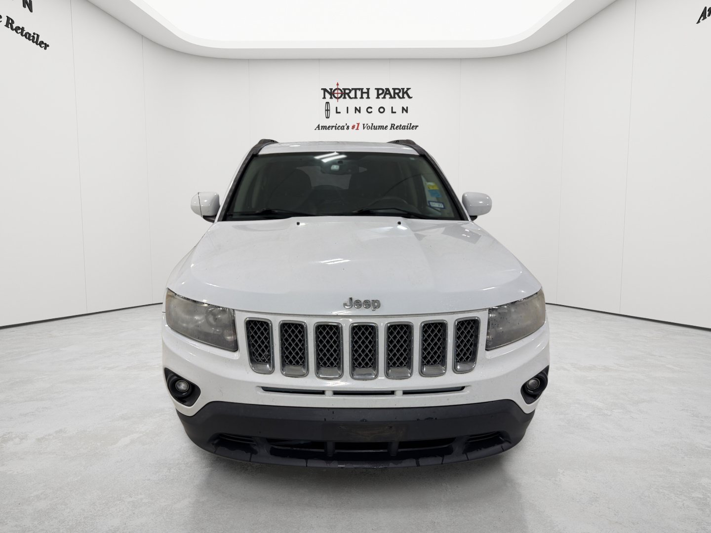 Used 2016 Jeep Compass Latitude FWD image 8