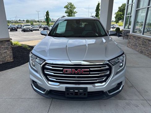 Used 2022 GMC Terrain SLT w/ Infotainment Package II AWD/4WD image 3
