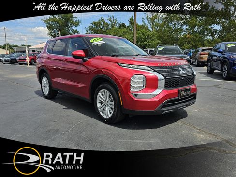 Used 2024 Mitsubishi Outlander ES image 1