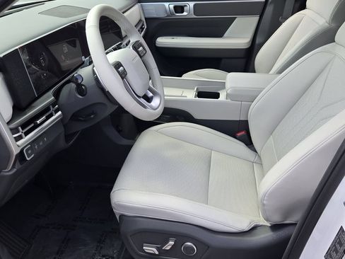 Certified 2025 Hyundai Santa Fe SEL FWD image 10