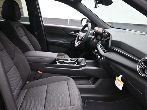 Used 2026 Chevrolet Equinox LT image 7