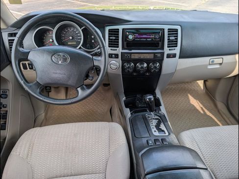 Used 2006 Toyota 4Runner SR5 AWD/4WD image 9