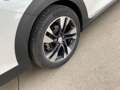 Used 2019 Buick Regal Essence w/ Driver Confidence Package I AWD/4WD image 10