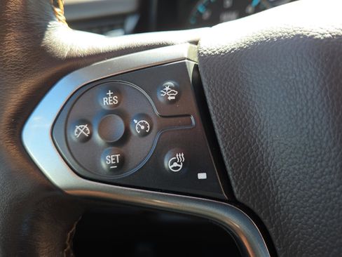 Used 2018 Chevrolet Suburban Premier image 30