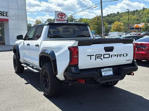 Certified 2026 Toyota Tacoma TRD Pro AWD/4WD image 4