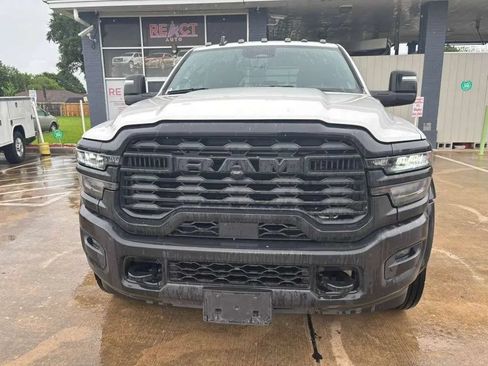 Used 2025 RAM 5500 Tradesman AWD/4WD image 2