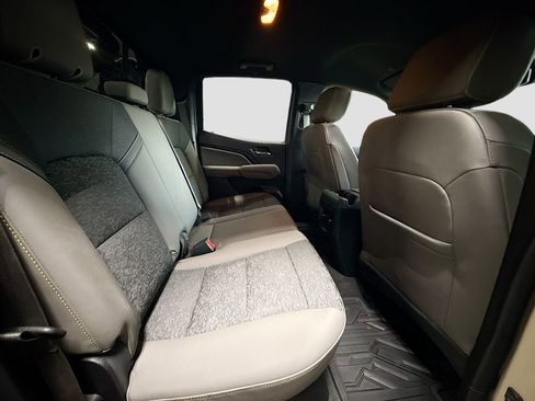 Used 2024 Chevrolet Colorado ZR2 w/ Technology Package AWD/4WD image 27