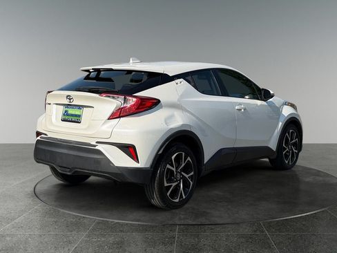 Used 2019 Toyota C-HR XLE FWD image 9