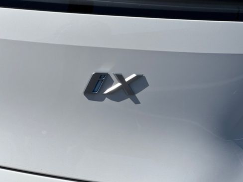 Used 2024 BMW iX xDrive50 w/ Sport Package AWD/4WD image 40