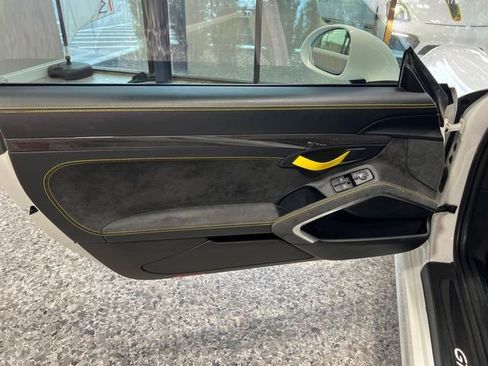 Used 2016 Porsche Cayman GT4 image 17