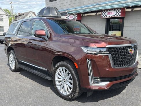 Used 2022 Cadillac Escalade Luxury AWD/4WD image 7