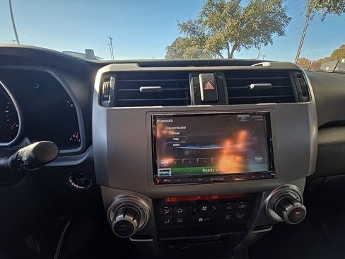 Used 2011 Toyota 4Runner Limited image 22