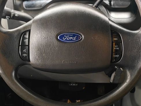 Used 2016 Ford E-350 and Econoline 350 Super Duty w/ Power Windows & Locks Group RWD image 5