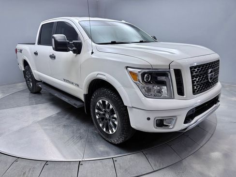 Used 2018 Nissan Titan PRO-4X w/ Pro-4x Utility Package image 3