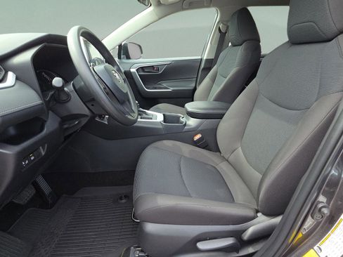 Certified 2025 Toyota RAV4 LE FWD image 10
