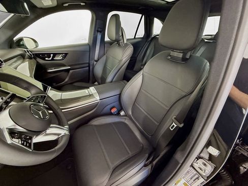 Used 2026 Mercedes-Benz GLC 300 4MATIC image 5