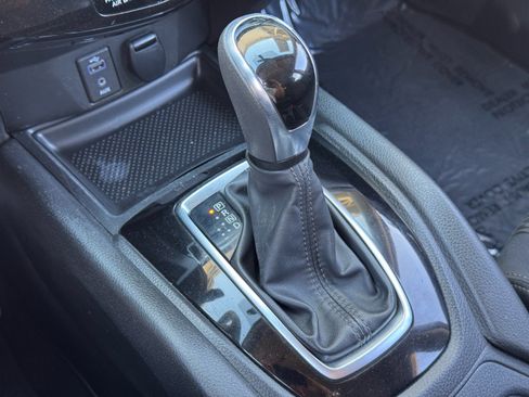 Used 2017 Nissan Rogue S AWD/4WD image 26