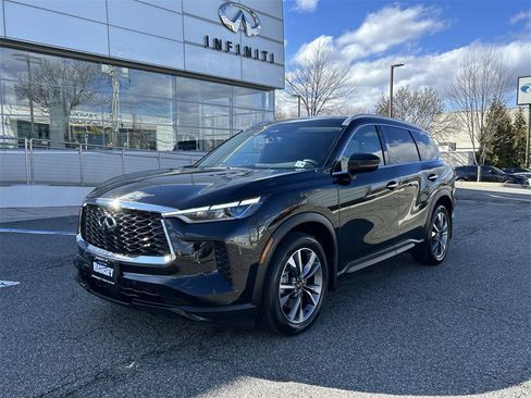 Certified 2025 INFINITI QX60 Luxe image 4