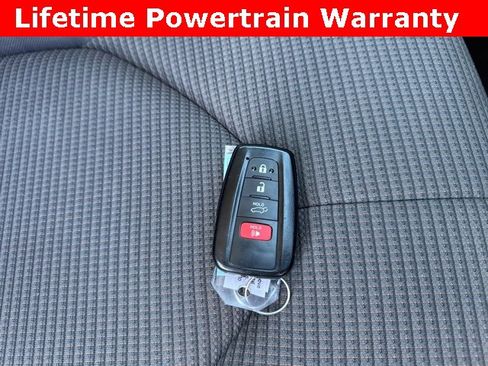 Used 2023 Toyota Highlander LE image 5