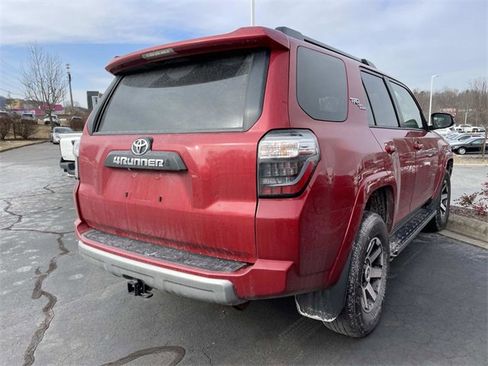 Used 2024 Toyota 4Runner TRD Off-Road image 3
