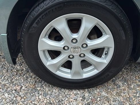 Used 2010 Toyota Camry LE FWD image 34