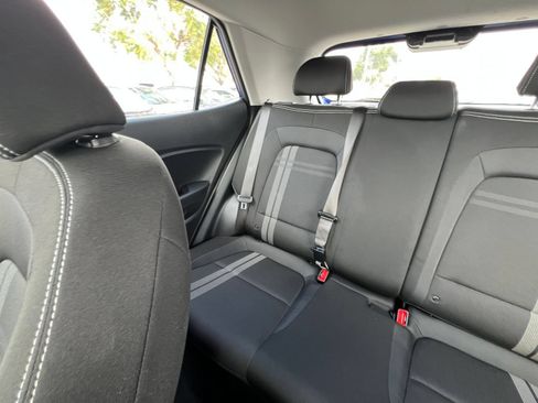 Used 2025 Hyundai Venue SEL FWD image 44