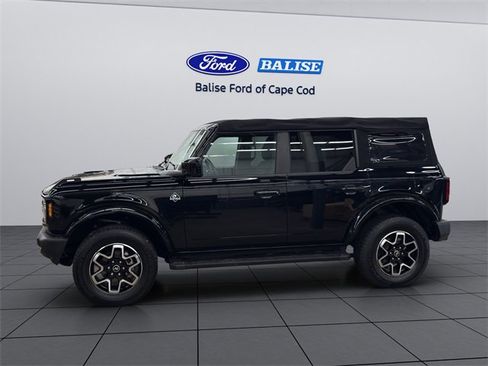 Used 2023 Ford Bronco Outer Banks image 3
