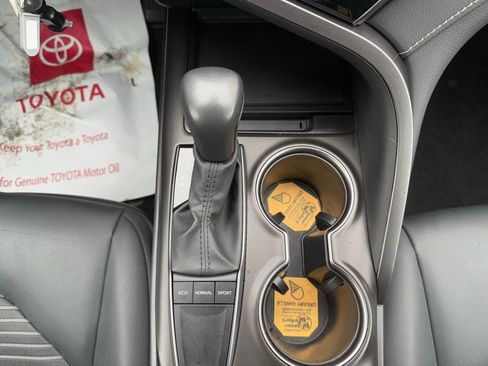 Used 2024 Toyota Camry SE image 19