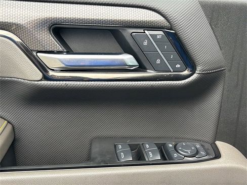 Used 2025 Chevrolet Silverado 1500 ZR2 w/ Technology Package image 17