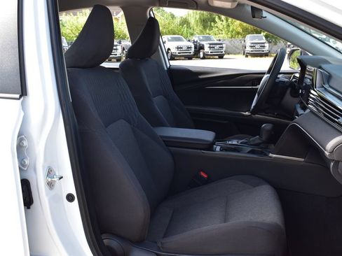 Used 2025 Toyota Camry LE FWD image 33
