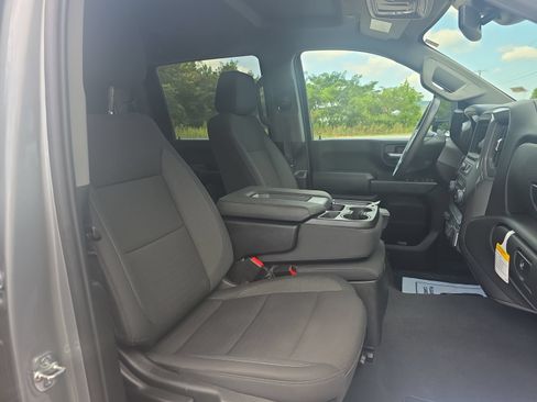 Used 2026 Chevrolet Silverado 2500 Custom w/ Custom Value Package AWD/4WD image 26