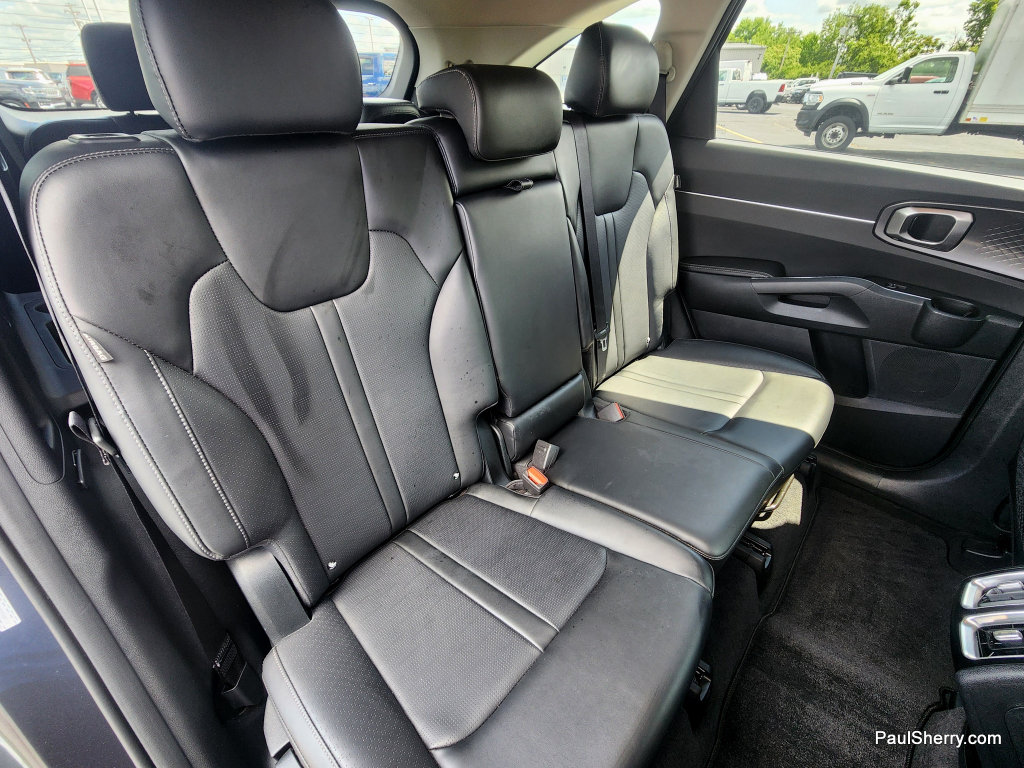 Used 2024 Kia Sorento S AWD/4WD image 46