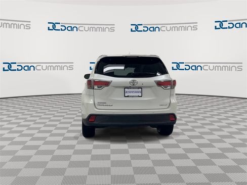 Used 2015 Toyota Highlander Limited image 7