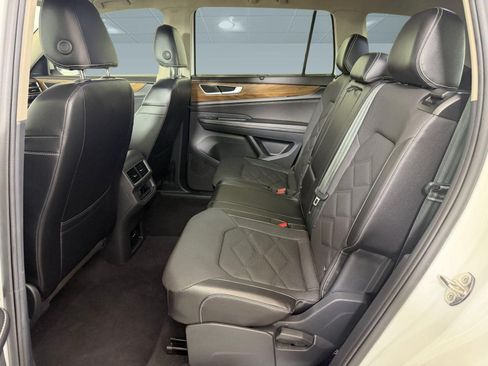 Used 2024 Volkswagen Atlas SE FWD image 25