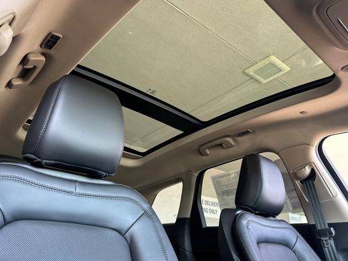 New 2025 Lincoln Corsair Reserve w/ Equipment Group 202A image 16