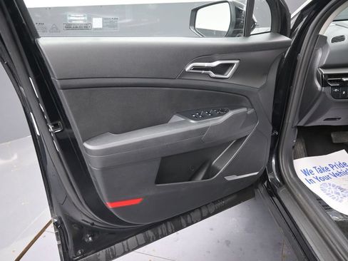 Used 2026 Kia Sportage LX FWD image 27